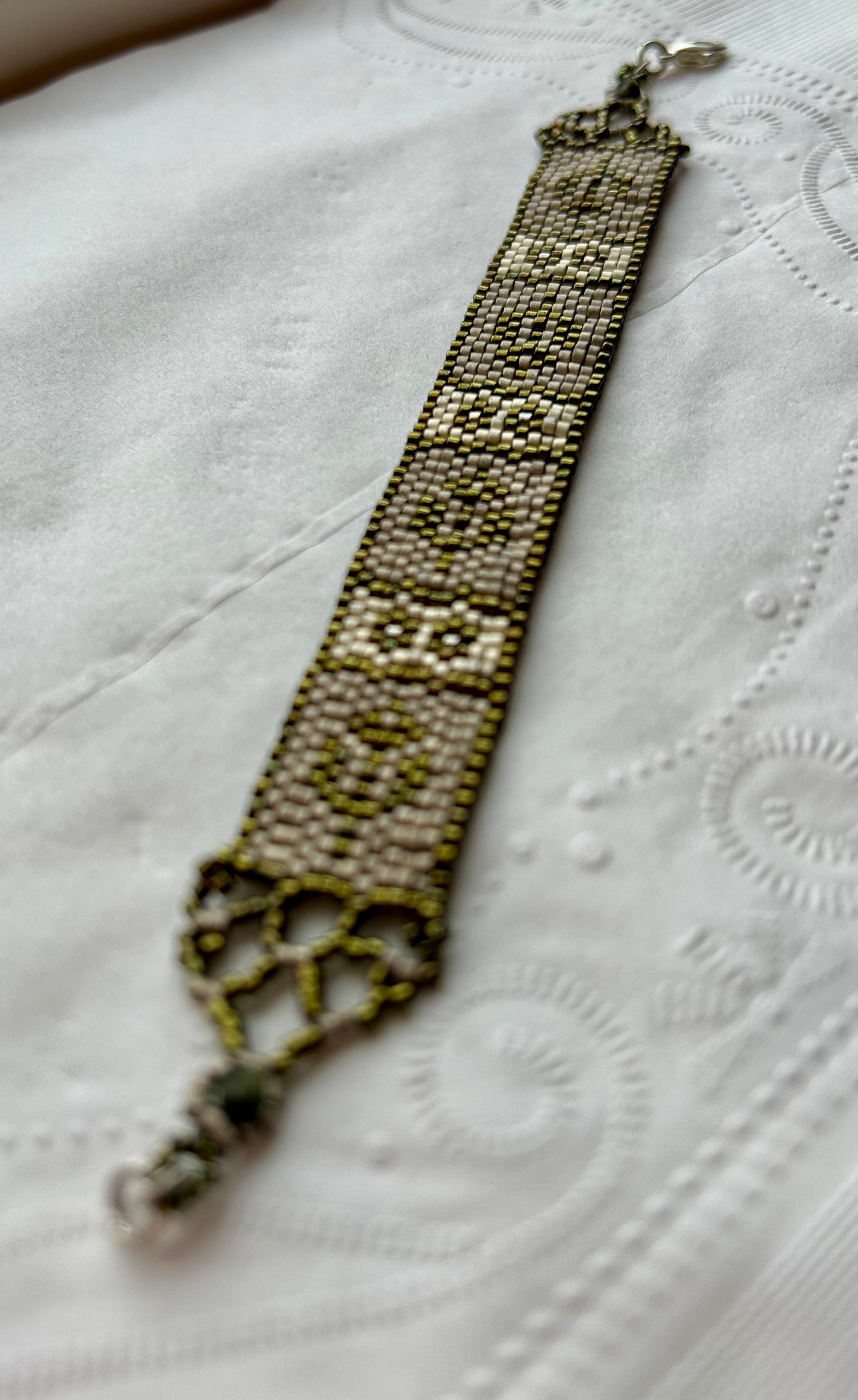 Flowers and filigree band