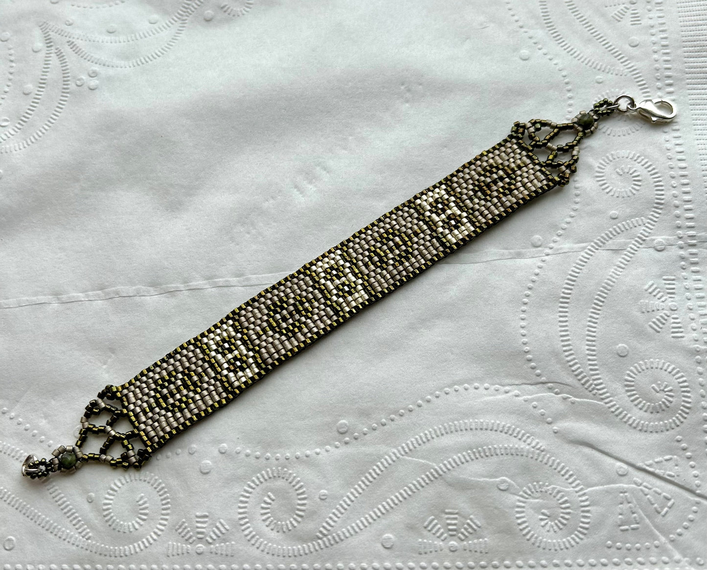 Flowers and filigree band