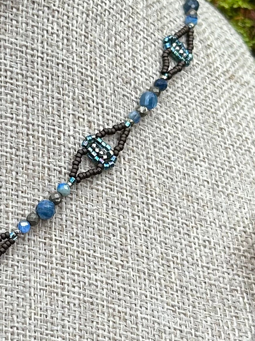 Blue flash Labradorite pendant